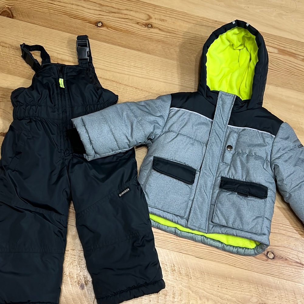 ❄️ EUC - OshKosh Winter Snow Suit Jacket and Bib Set!